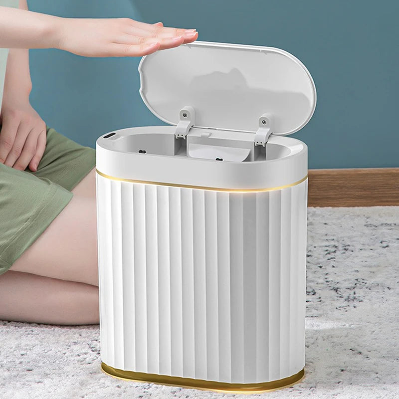 LuxoSmart Trash Can